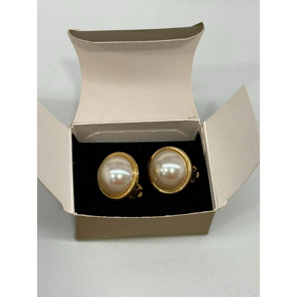 Vintage Avon Bold Button Pearl Clip Earrings Goldtone
